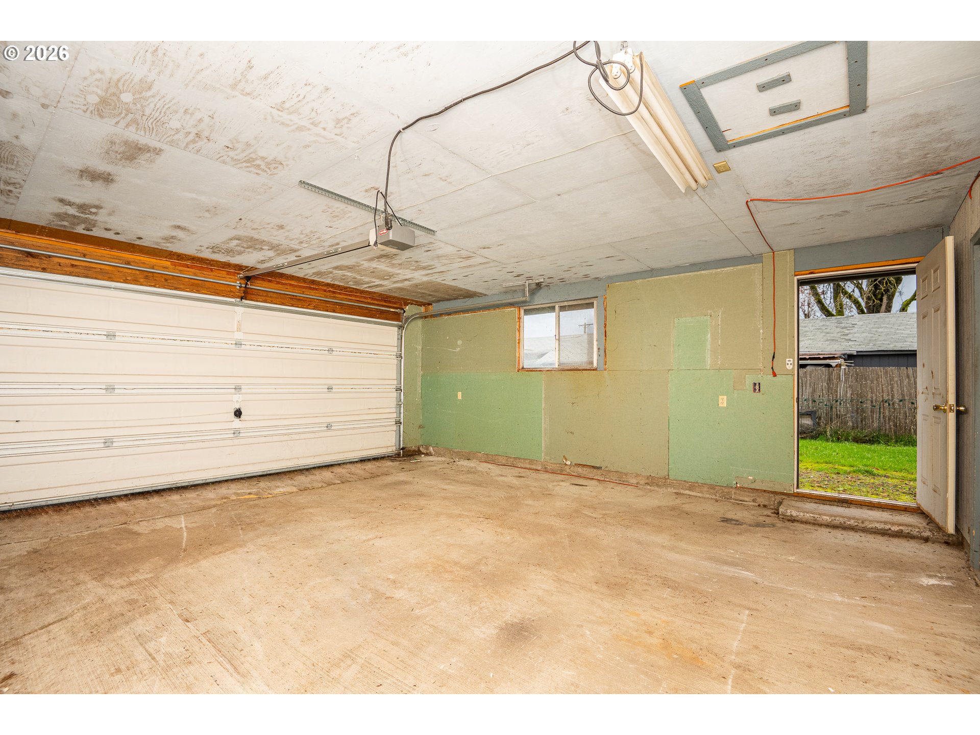 875 South 43rd Street Springfield, OR 97478 - Photo 20 of 22 a view of an empty room