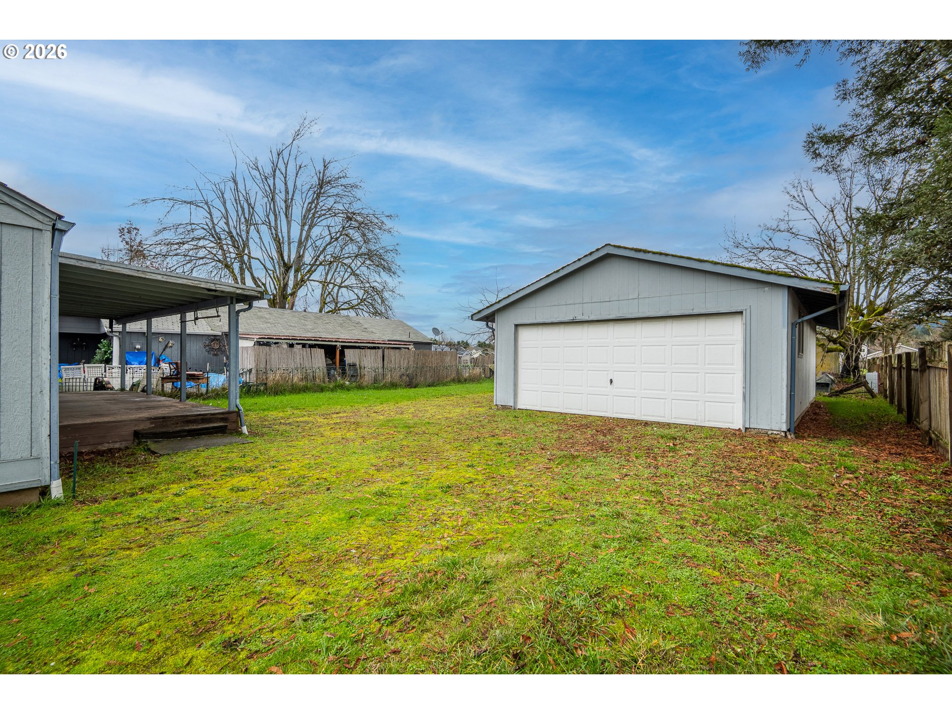 875 South 43rd Street Springfield, OR 97478 - Photo 5 of 22 a house view with a outdoor space