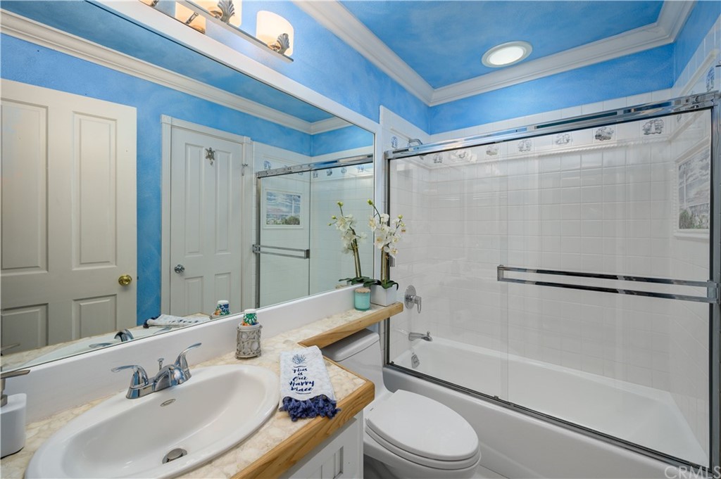 4140 Workman Road, Unit 18 Whittier, CA 90601 - Photo 21 of 35 a bathroom with a sink toilet and shower