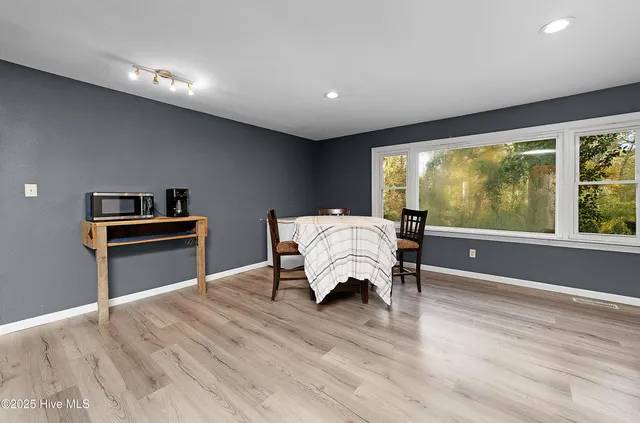 $180,000 | 101 Trent Street, Trenton, NC 28585