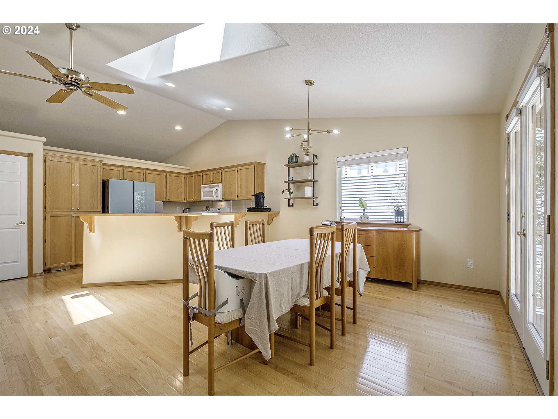 17824 Southwest Bryan Way Beaverton, OR 97007 - Photo 12 of 28 Gallery Image 12