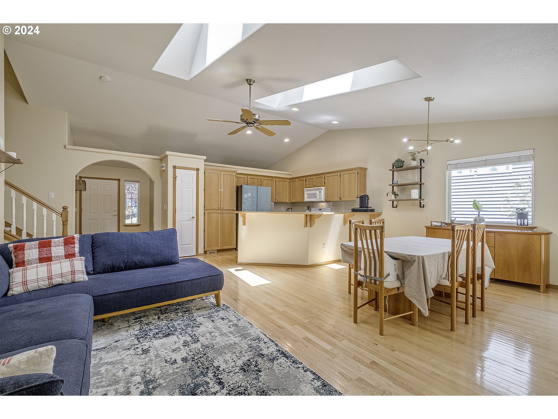 17824 Southwest Bryan Way Beaverton, OR 97007 - Photo 7 of 28 Gallery Image 7