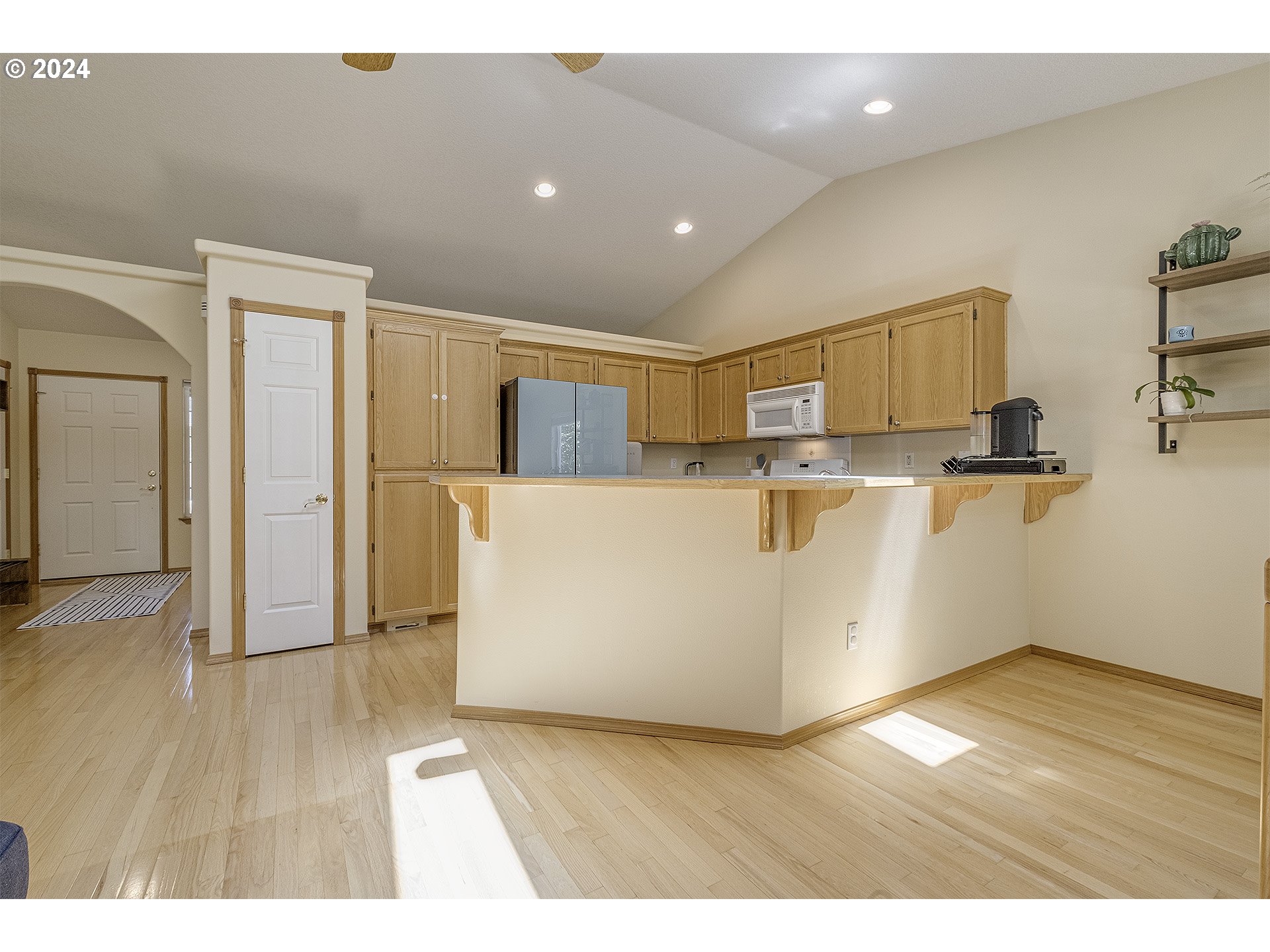 17824 Southwest Bryan Way Beaverton, OR 97007 - Photo 8 of 28 Gallery Image 8