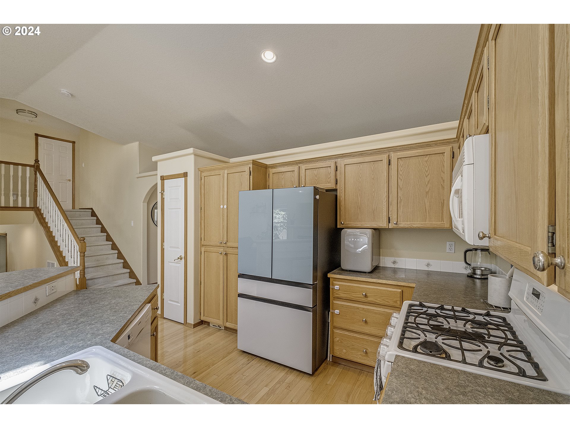 17824 Southwest Bryan Way Beaverton, OR 97007 - Photo 10 of 28 Gallery Image 10