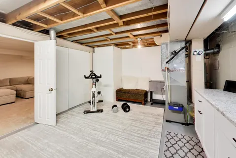 $587,000 | 1027 North Wilshire Lane, Arlington Heights, IL 60004