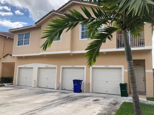 $2,900 | 2925 Crestwood Terrace, Unit 5204, Margate, FL 33063