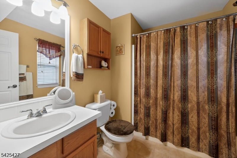 167 Falcon Ridge Way South Hamburg, NJ 07419 - Photo 12 of 17