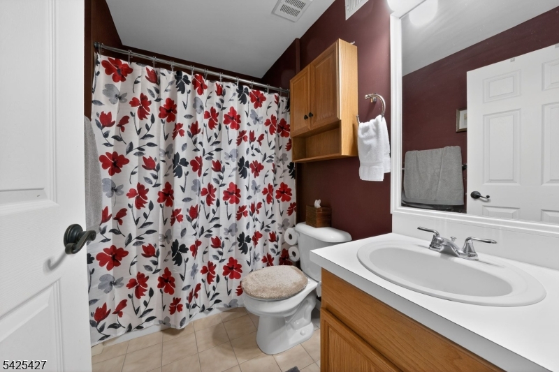 167 Falcon Ridge Way South Hamburg, NJ 07419 - Photo 14 of 17