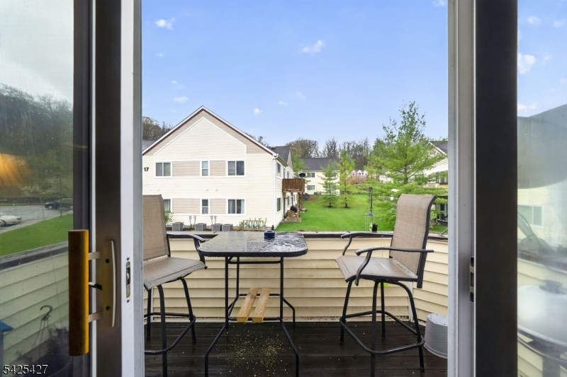 167 Falcon Ridge Way South Hamburg, NJ 07419 - Photo 15 of 17