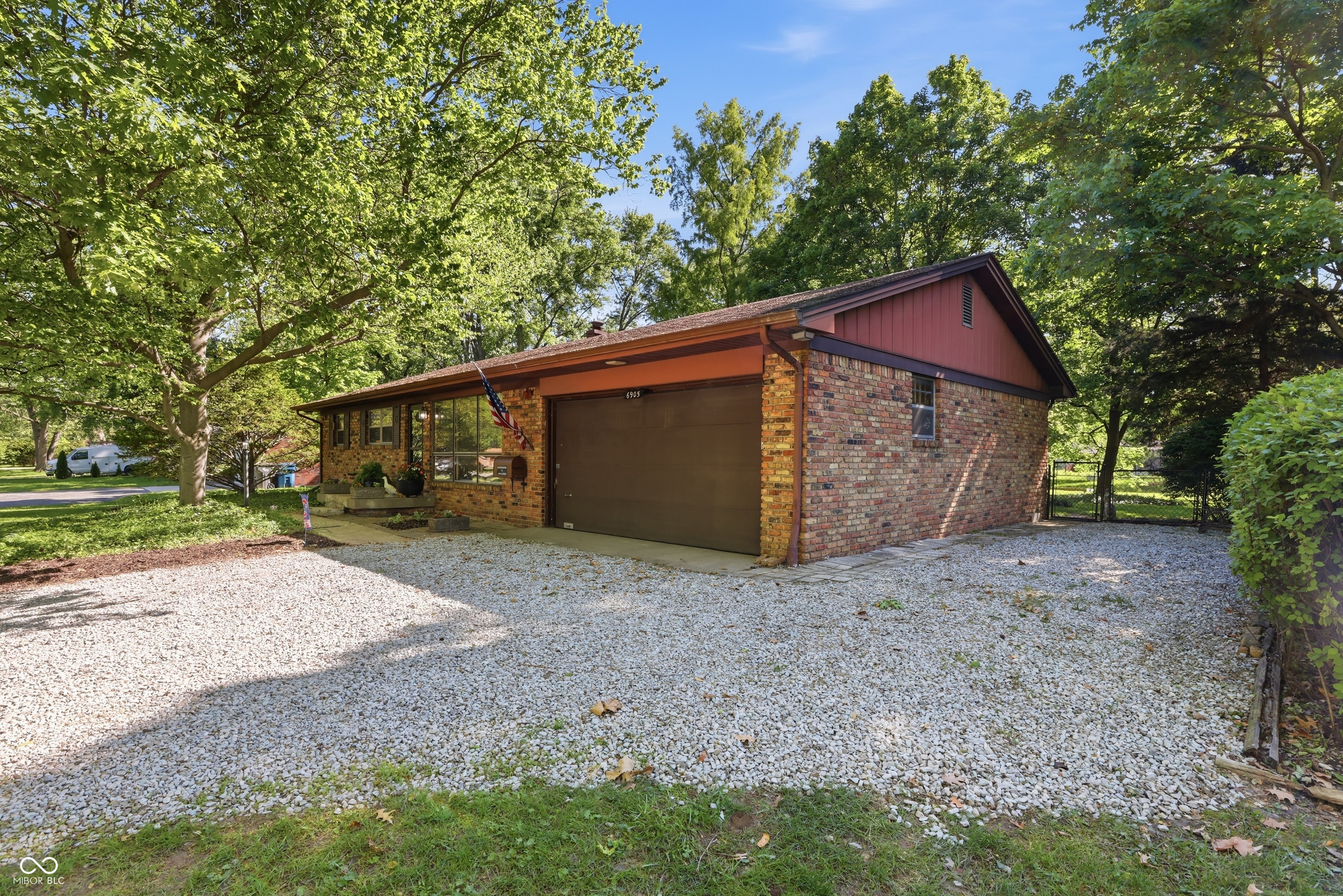 6905 Hague Road Indianapolis, IN 46256 - Photo 3 of 35 Gallery Image 3