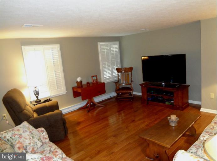 188 Ragan Road Conowingo, MD 21918 - Photo 2 of 22 Living Room