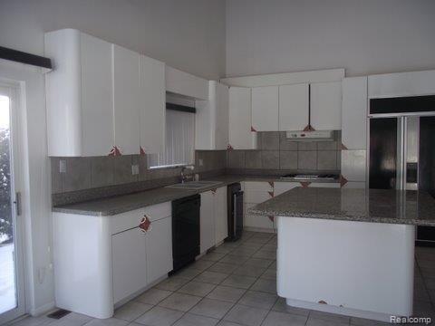 2568 Pine Ridge Road West Bloomfield, MI 48324 - Photo 8 of 20 8.JPG