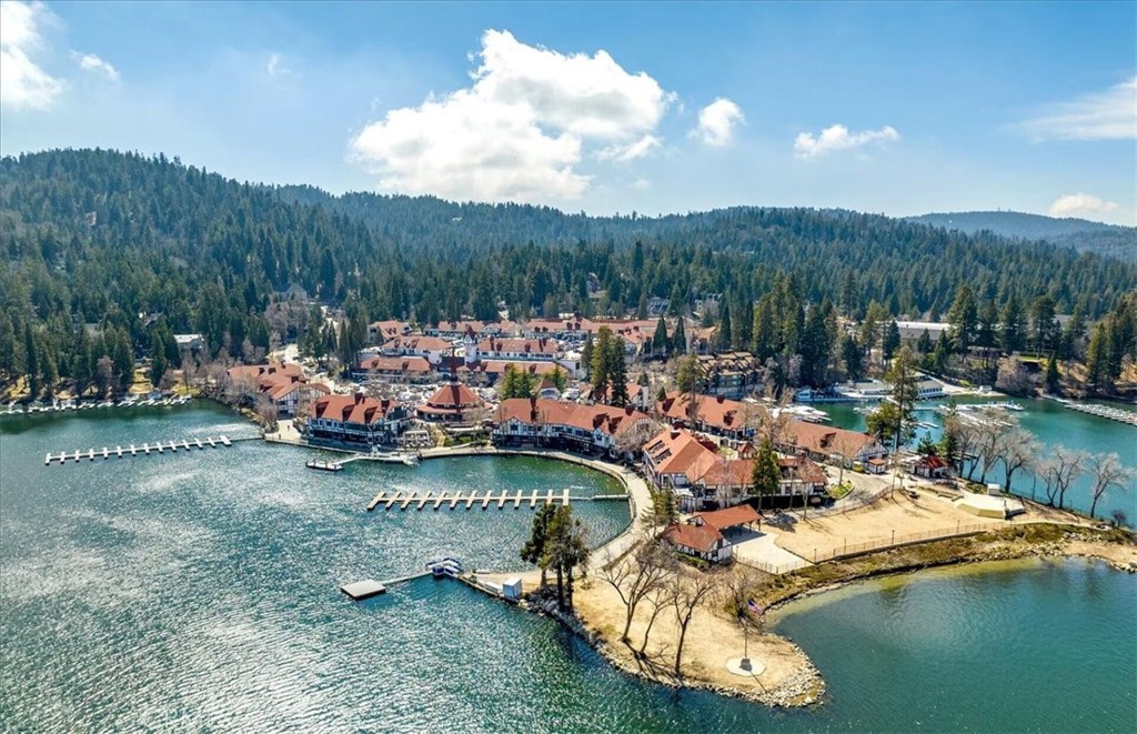 27312 Little Bear Road Lake Arrowhead, CA 92352 - Photo 43 of 47 a view of a lake with a mountain view