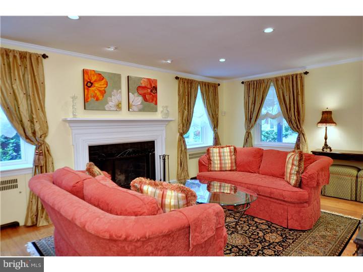 110 Harrogate Road Wynnewood, PA 19096 - Photo 9 of 24 Living Room