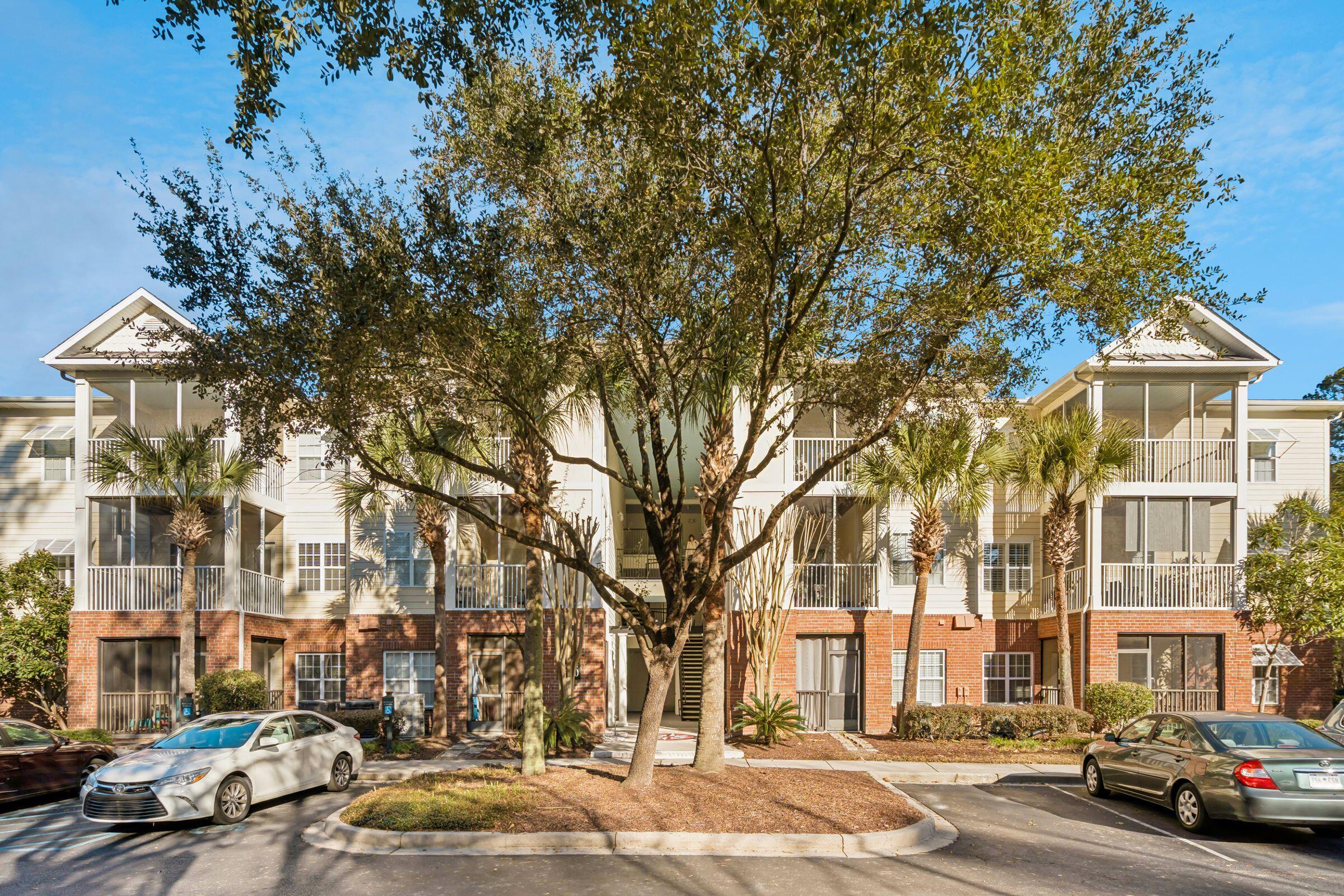 1515 Basildon Road Mount Pleasant, SC 29466 - Photo 2 of 35 1515BasildonRd-KeenEyeMarketing-002