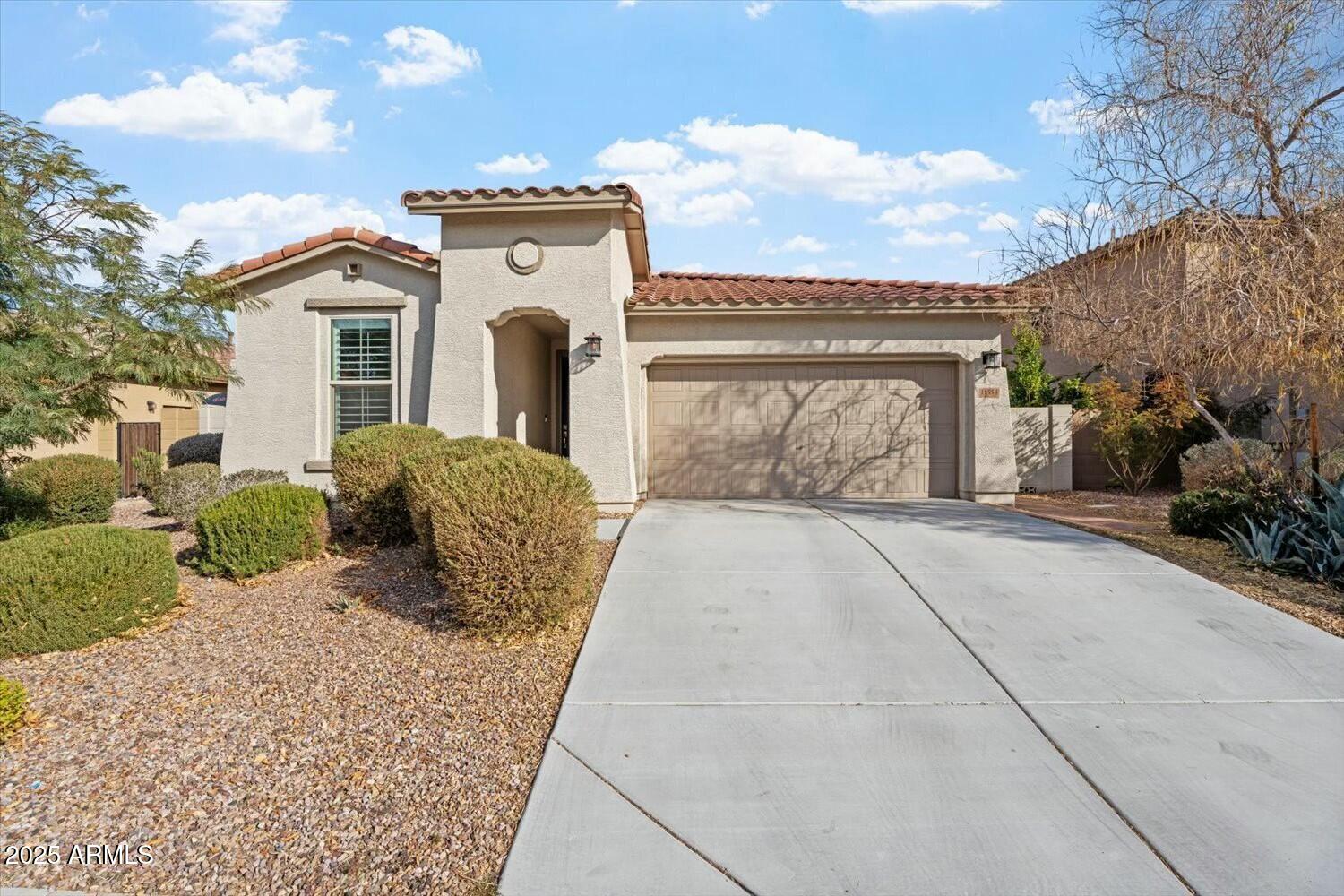 11554 West Lone Tree Trail Peoria, AZ 85383 - Photo 2 of 50 tempImage1ZkSFO