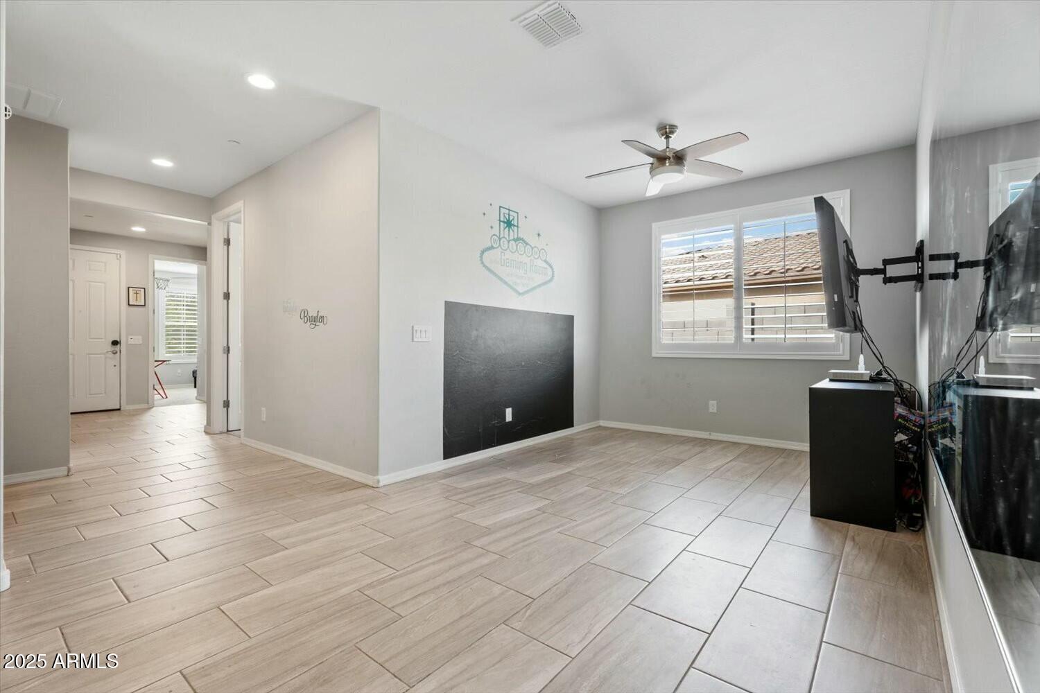 11554 West Lone Tree Trail Peoria, AZ 85383 - Photo 7 of 50 tempImageQVr1nc