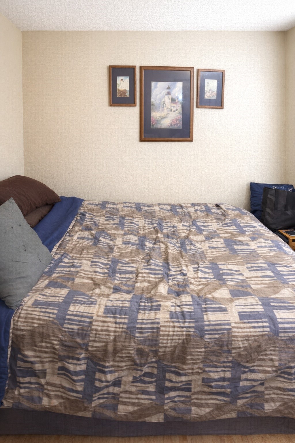 3546 Ocee Street Houston, TX 77063 - Photo 18 of 22 a bedroom with a bed