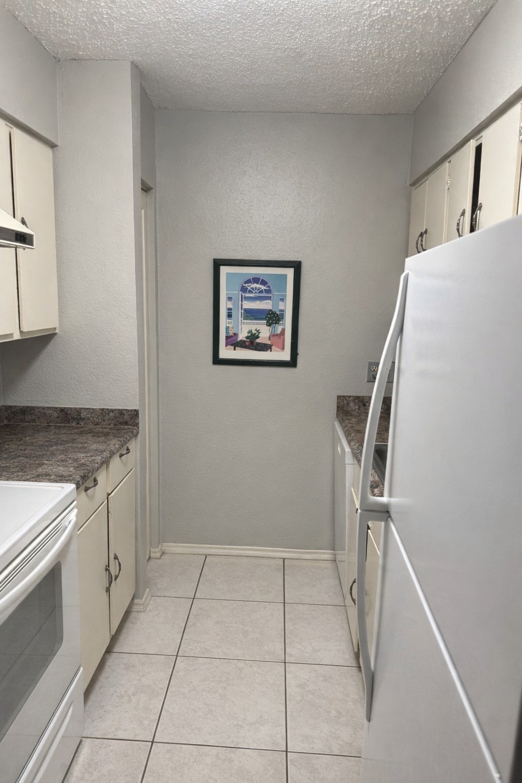 3546 Ocee Street Houston, TX 77063 - Photo 9 of 22 a view of cabinets and entryway
