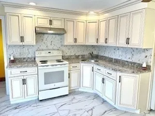 $2,300 | 260 South Street, Unit B, Plainville, MA 02762