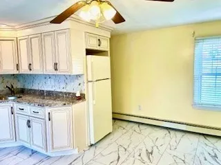 $2,300 | 260 South Street, Unit B, Plainville, MA 02762