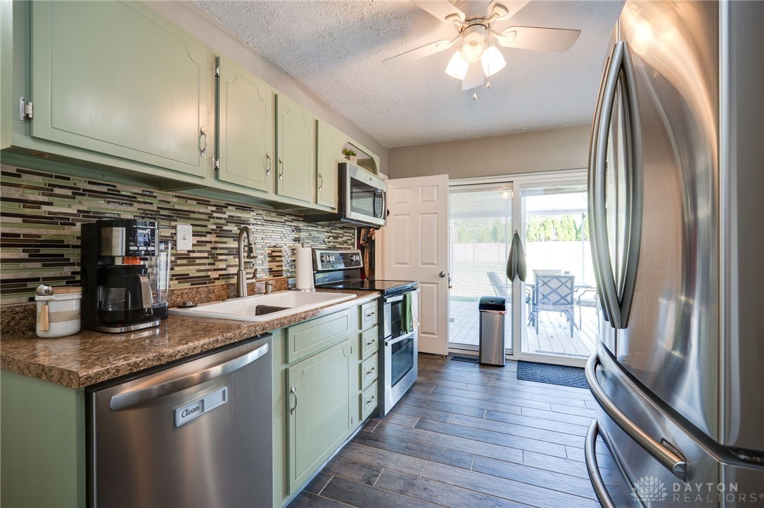 3073 Santa Rosa Drive Kettering, OH 45440 - Photo 4 of 45 Kitchen featuring SS Appliances
