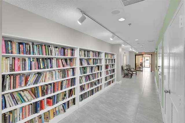 $127,777 | 10442 Sunrise Lakes Boulevard, Unit 202, Sunrise, FL 33322