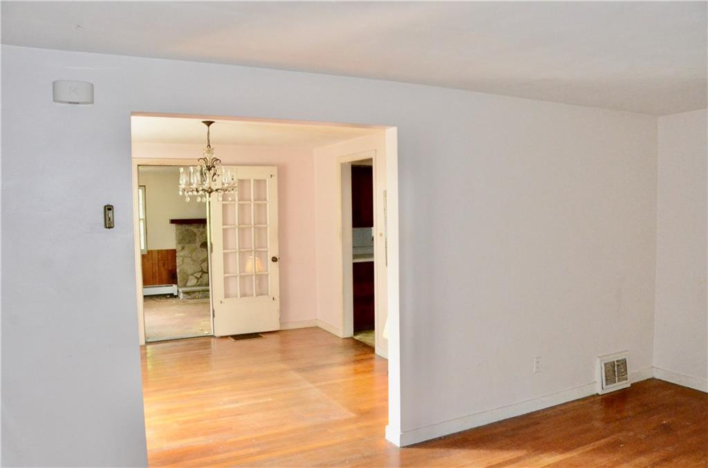 201 Rockingham Road Pittsburgh, PA 15238 - Photo 4 of 13 Gallery Image 4