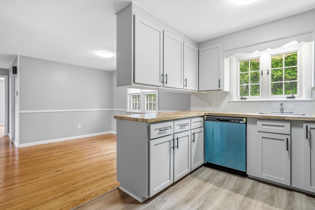 192 Birchland Avenue Springfield, MA 01119 - Photo 11 of 32