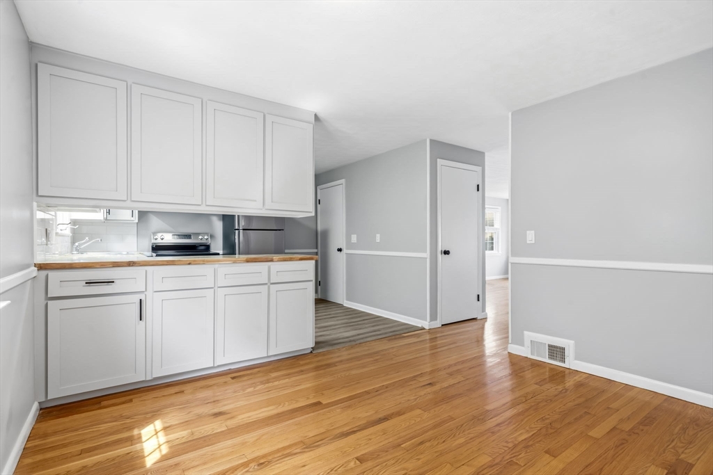 192 Birchland Avenue Springfield, MA 01119 - Photo 15 of 32