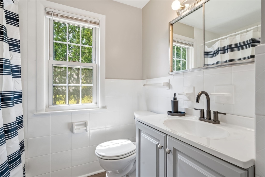 192 Birchland Avenue Springfield, MA 01119 - Photo 19 of 32