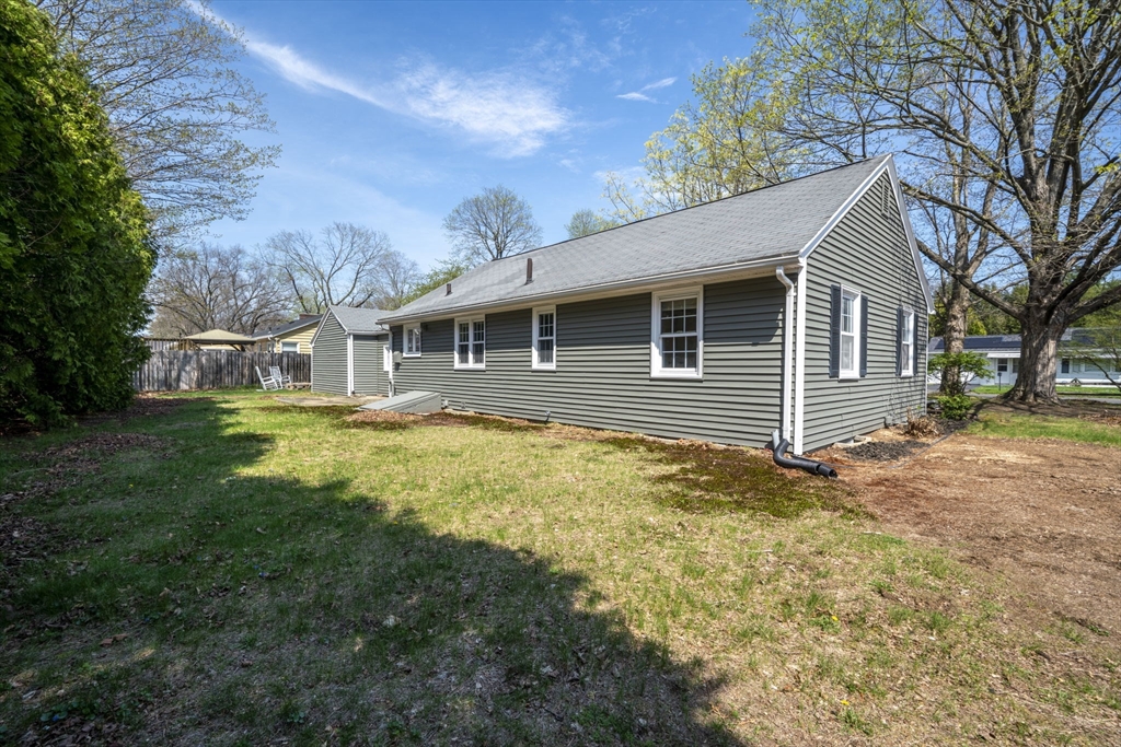 192 Birchland Avenue Springfield, MA 01119 - Photo 7 of 32