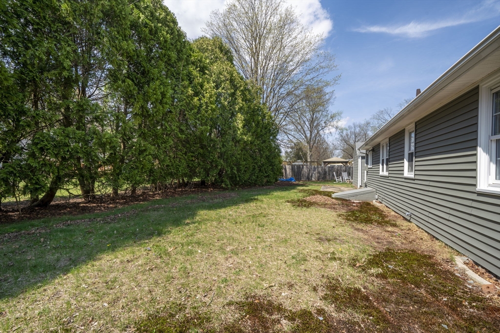 192 Birchland Avenue Springfield, MA 01119 - Photo 8 of 32