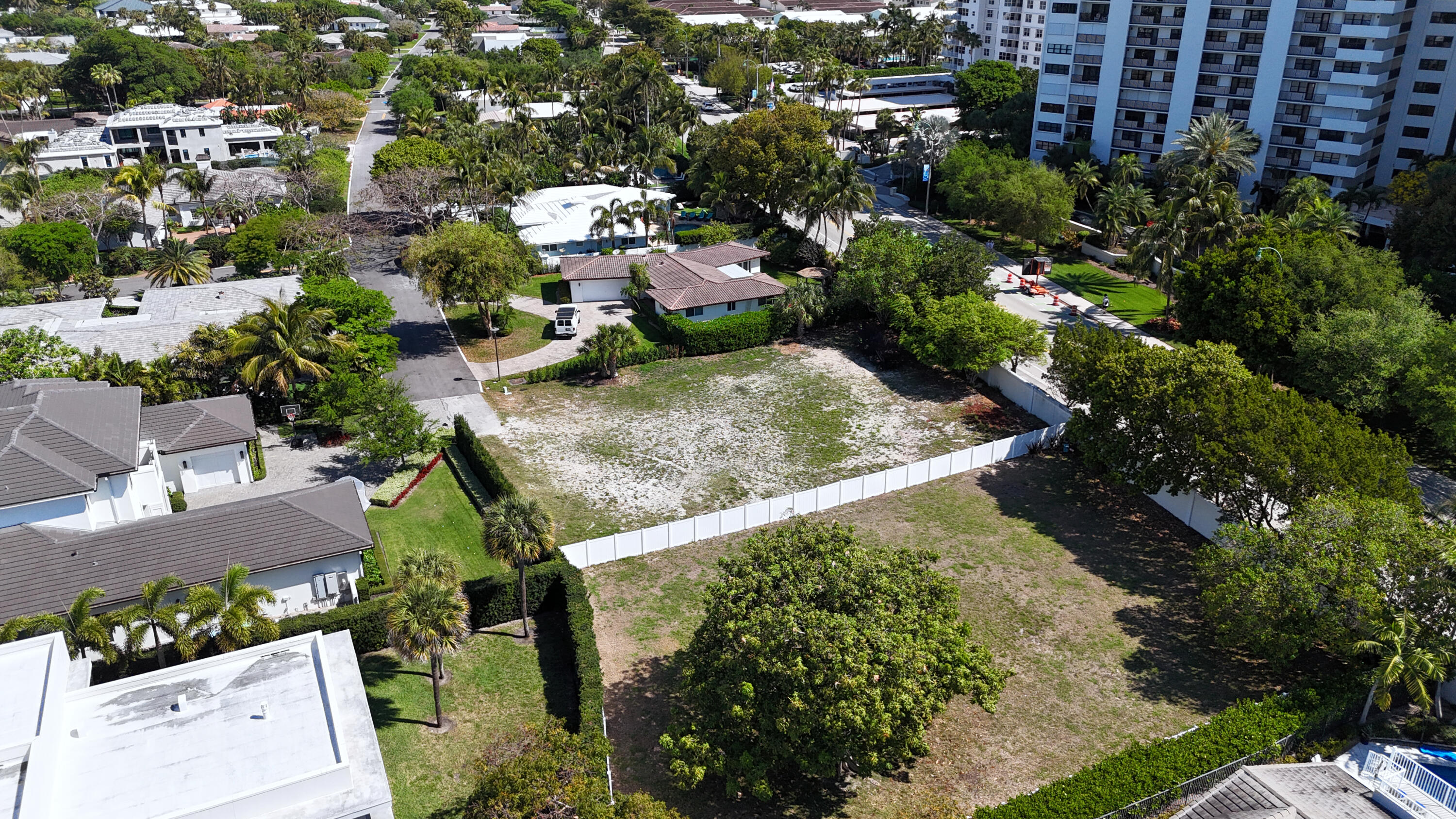 3 Winnebago Road Sea Ranch Lakes, FL 33308 - Photo 5 of 10 an aerial view of a house with a yard basket ball court and outdoor seating