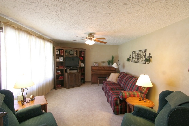 1613 East Hillbrook Road Jasper, IN 47546 - Photo 8 of 18 Gallery Image 8
