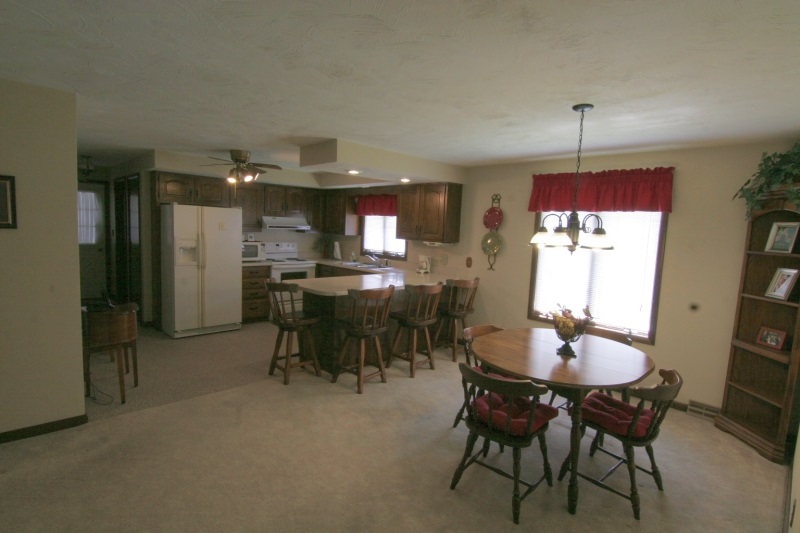 1613 East Hillbrook Road Jasper, IN 47546 - Photo 9 of 18 Gallery Image 9