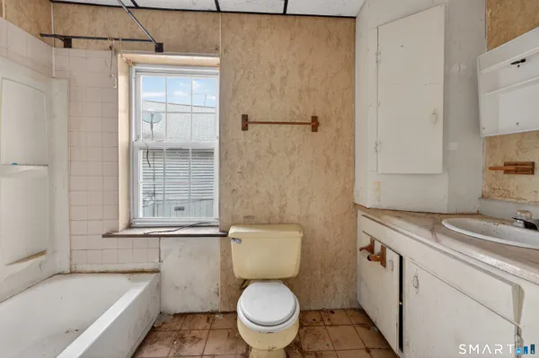 $400,000 | 259 Yantic Street, Norwich, CT 06360