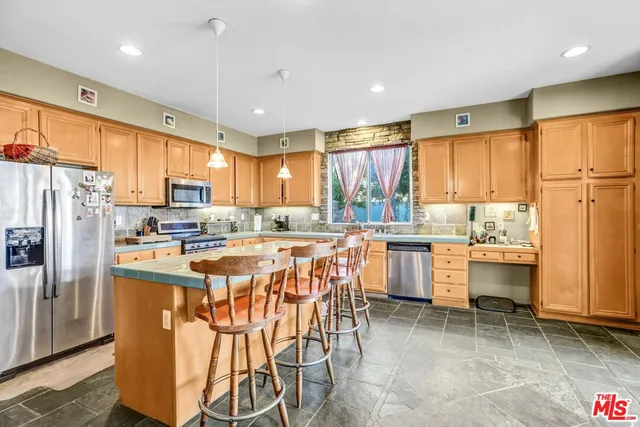 $799,999 | 24383 Topacio Court, Wildomar, CA 92595