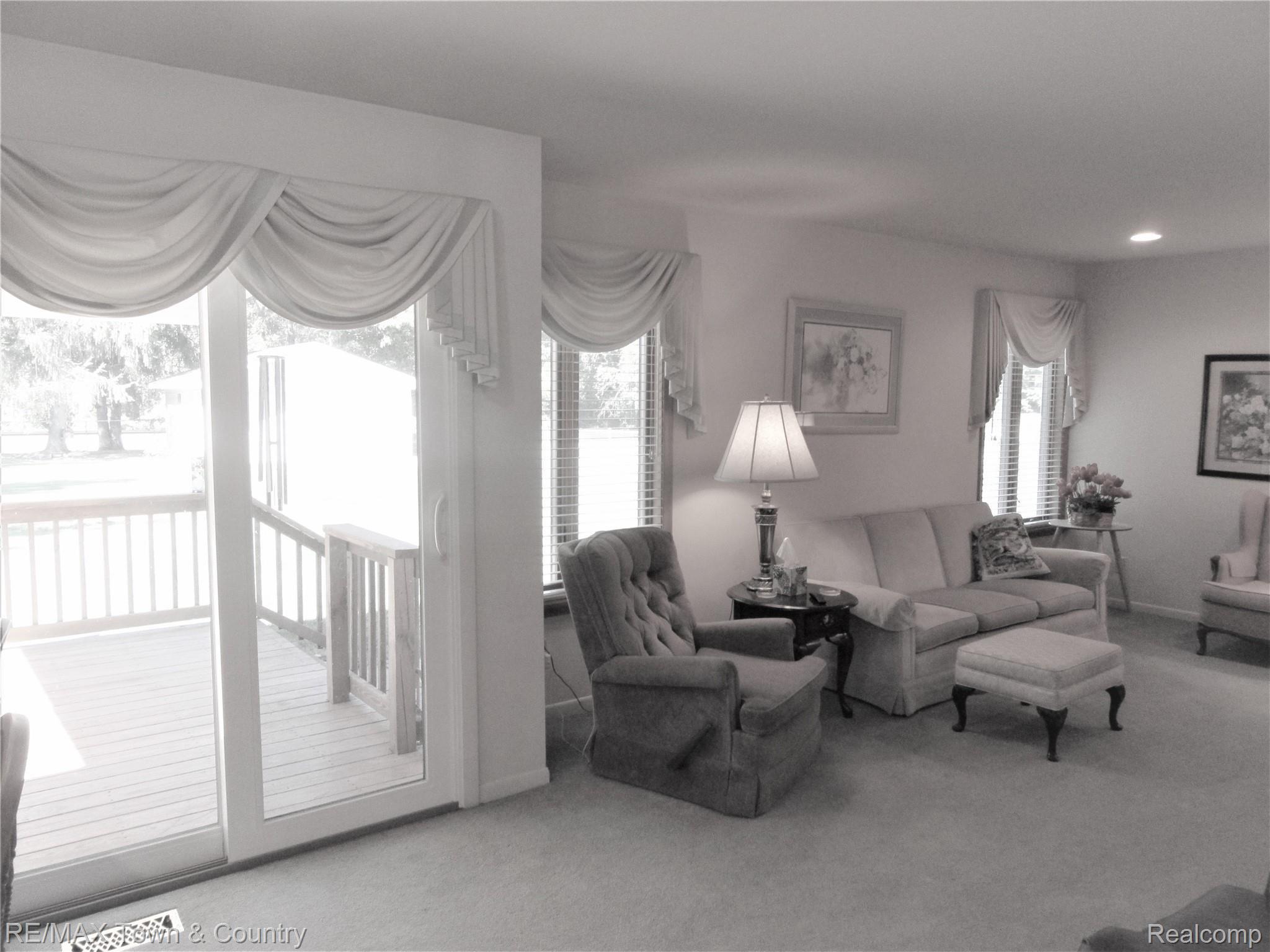 6395 Turner Road Flushing, MI 48433 - Photo 11 of 24 turner living rm.JPG