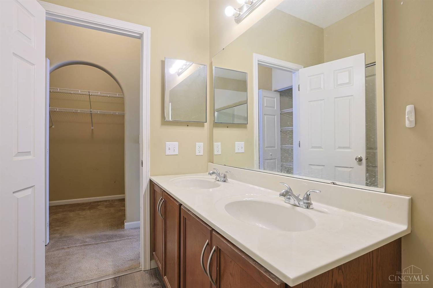 7307 Hunters Ridge Lane Cincinnati, OH 45247 - Photo 22 of 69