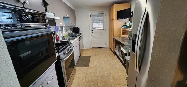 $289,900 | 3900 Evergreen Drive, Monroeville, PA 15146