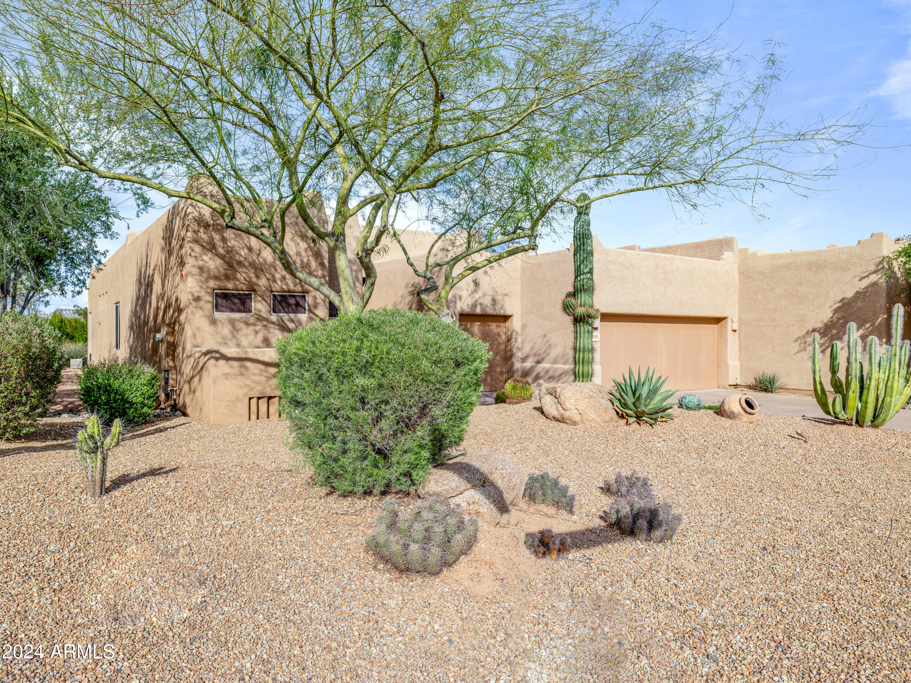 27933 North Quail Spring Road Rio Verde, AZ 85263 - Photo 3 of 31 End unit