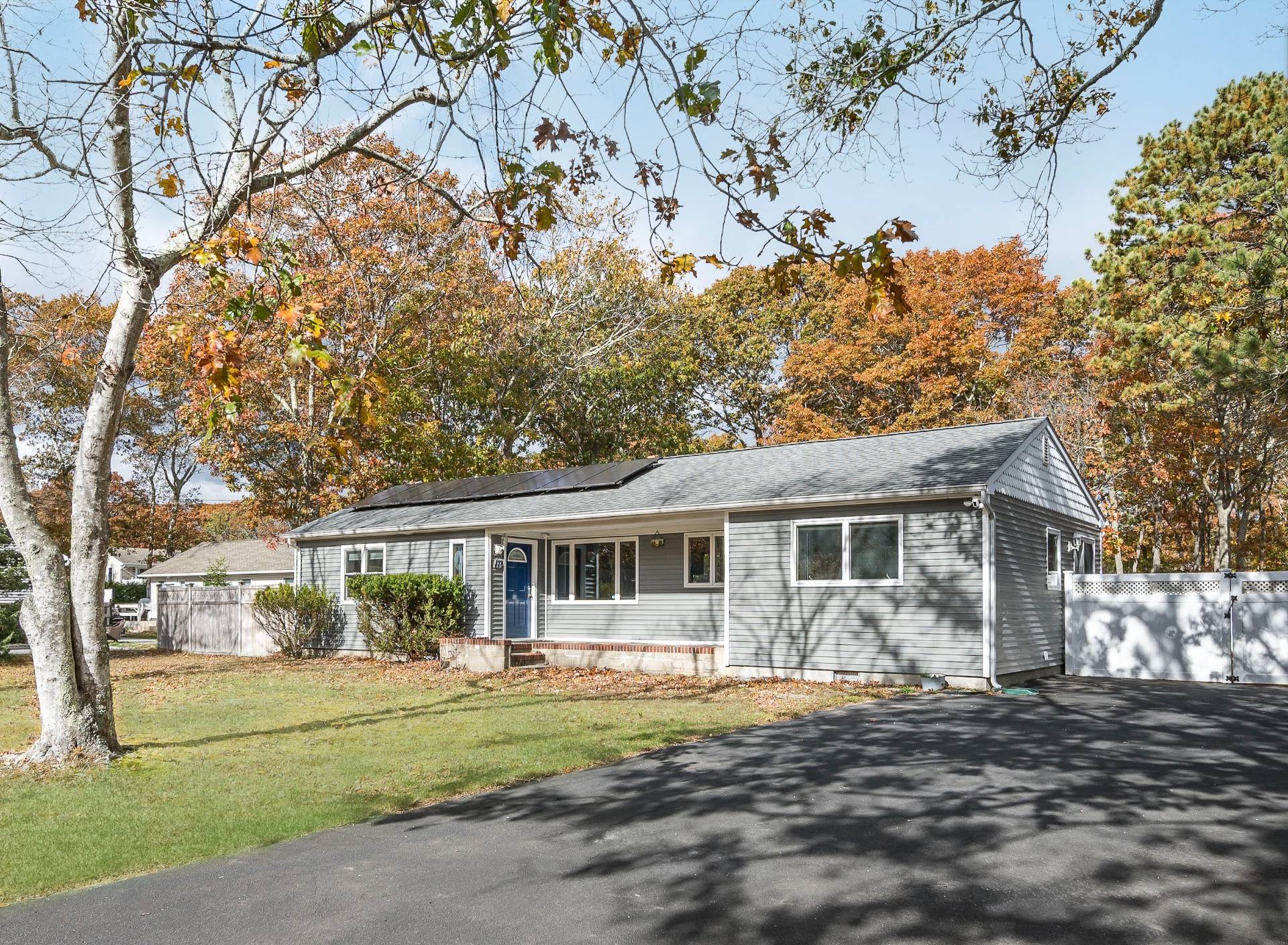 21 Woodridge Road Hampton Bays, NY 11946 - Photo 1 of 23