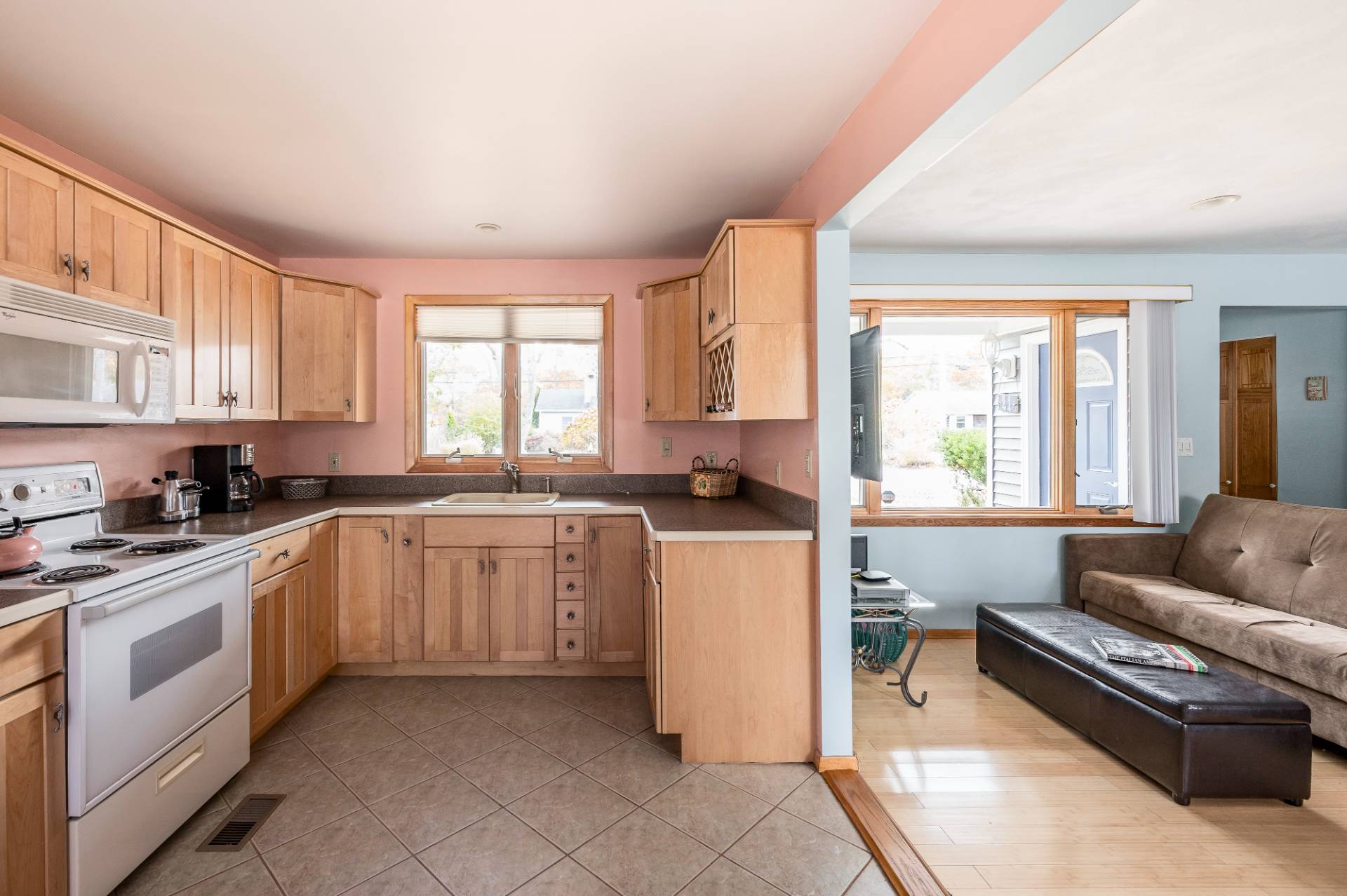 21 Woodridge Road Hampton Bays, NY 11946 - Photo 14 of 23