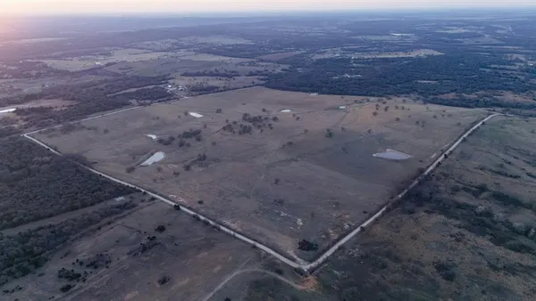 a view of a dry yard