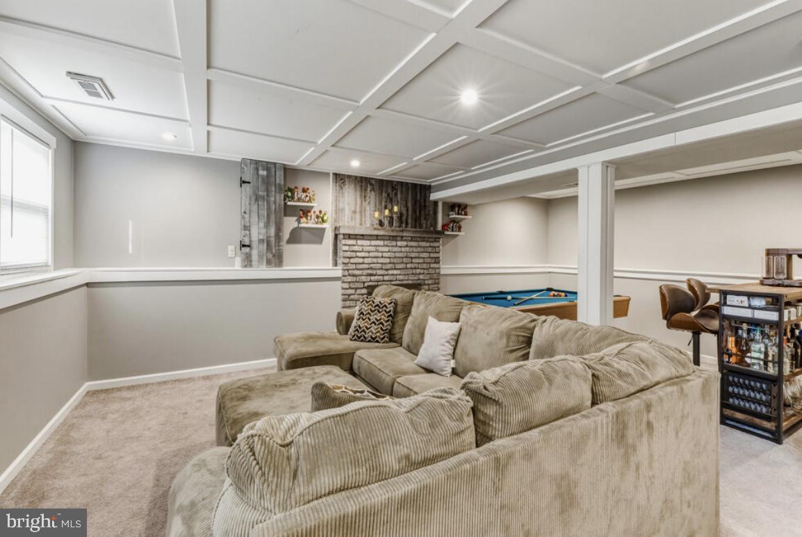 27 Lincoln Drive Clementon, NJ 08021 - Photo 23 of 31 a living room with furniture and a window