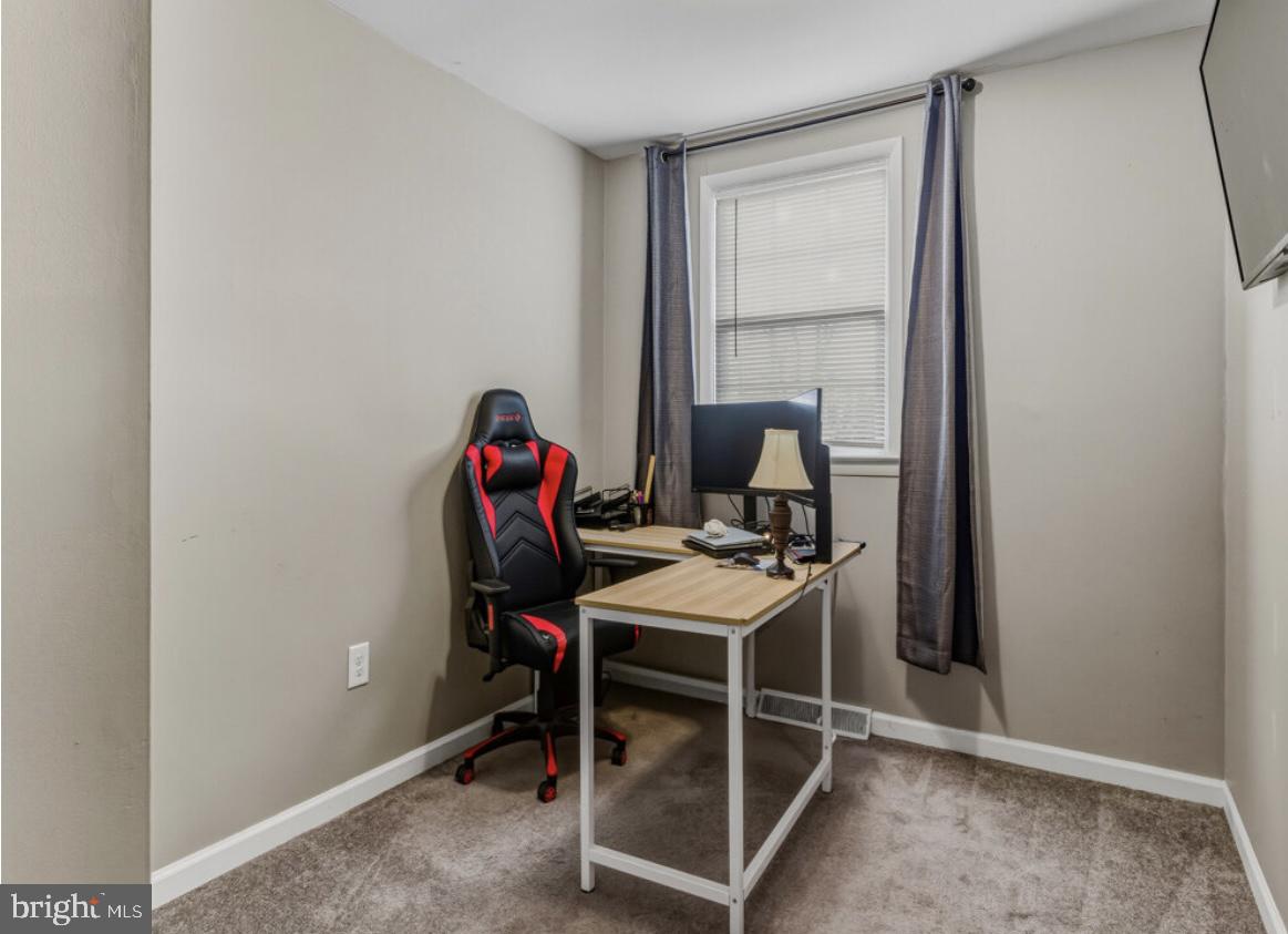 27 Lincoln Drive Clementon, NJ 08021 - Photo 30 of 31 a workspace with furniture and window