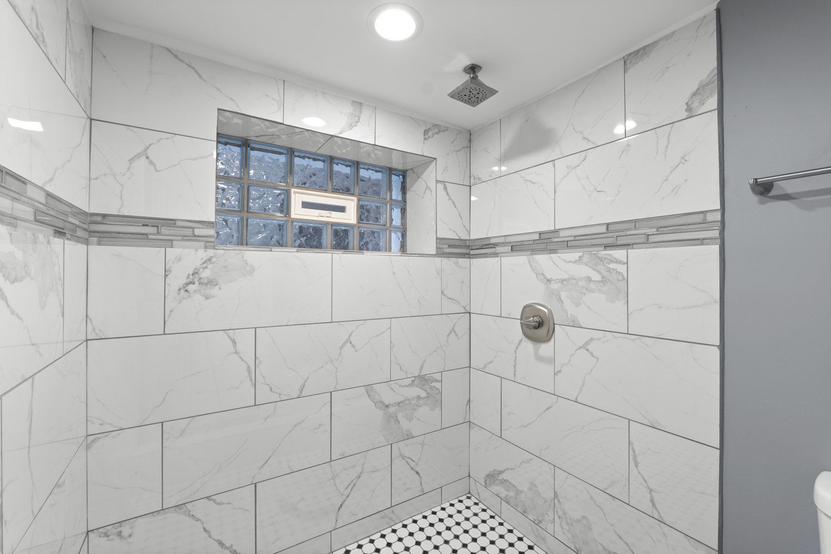7823 South Morgan Street Chicago, IL 60620 - Photo 11 of 55