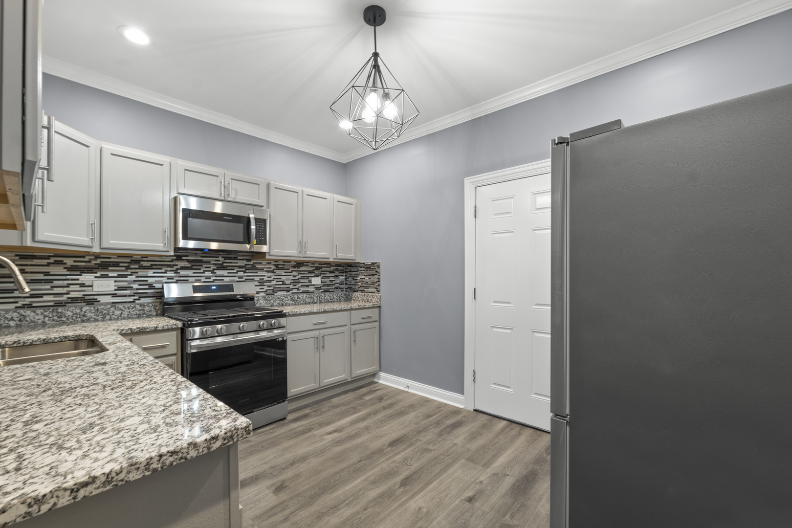 7823 South Morgan Street Chicago, IL 60620 - Photo 8 of 55