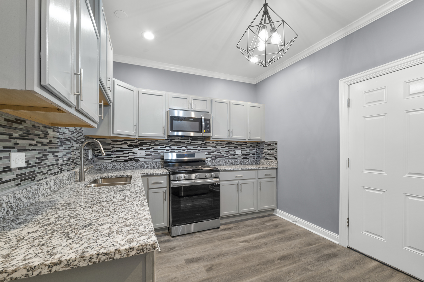 7823 South Morgan Street Chicago, IL 60620 - Photo 9 of 55